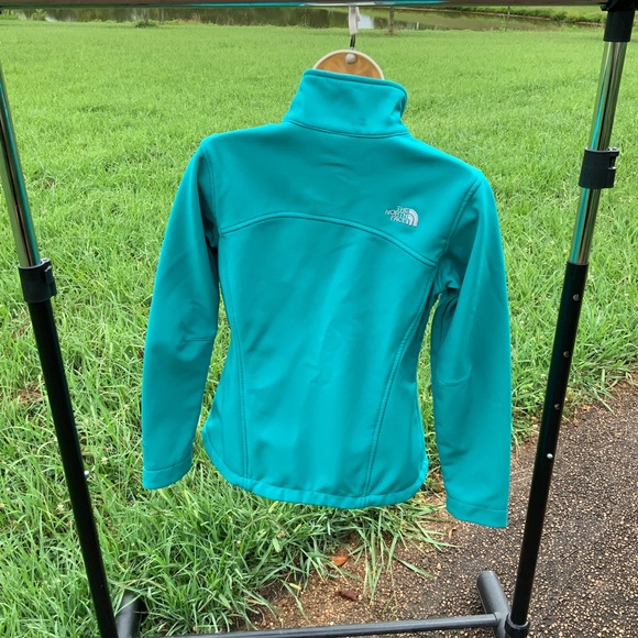 The North Face Windfall Womens Full Zip Softshell Jacket TRENDING POP OF COLOR - Picture 6 of 11